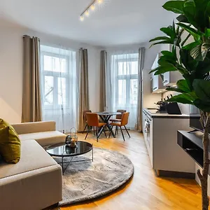 Appartement Trendy With - Smart Tv, Coffee Machine In Meidling, Wenen