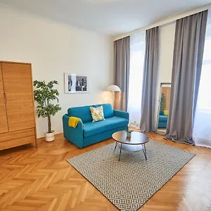 Appartement Renovated & Cozy - Close To Museumsquartier, Wenen